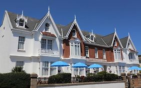 Runnymede Court Hotel Jersey 2*